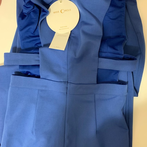 Bossy Deep V Cut Out Stretch Crepe Jumpsuit - Picture 4 of 4